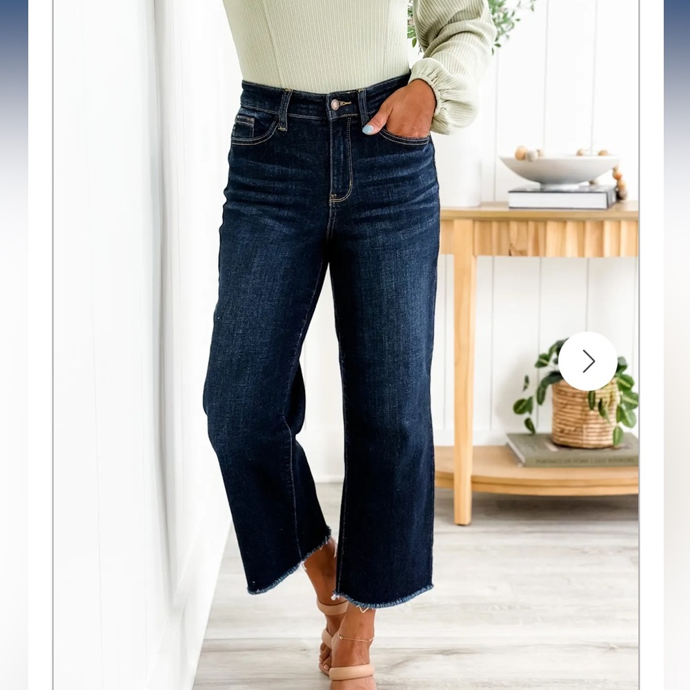 Judy Blue Midnight Moon Dark Wash High Rise Wide Legged Cropped Jeans